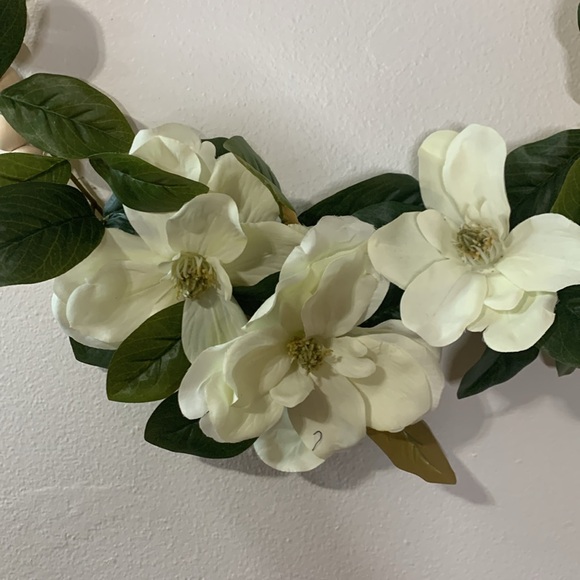 Large Bead Magnolia Wreath Approximately 22 inches Really Pretty Used - Picture 2 of 4